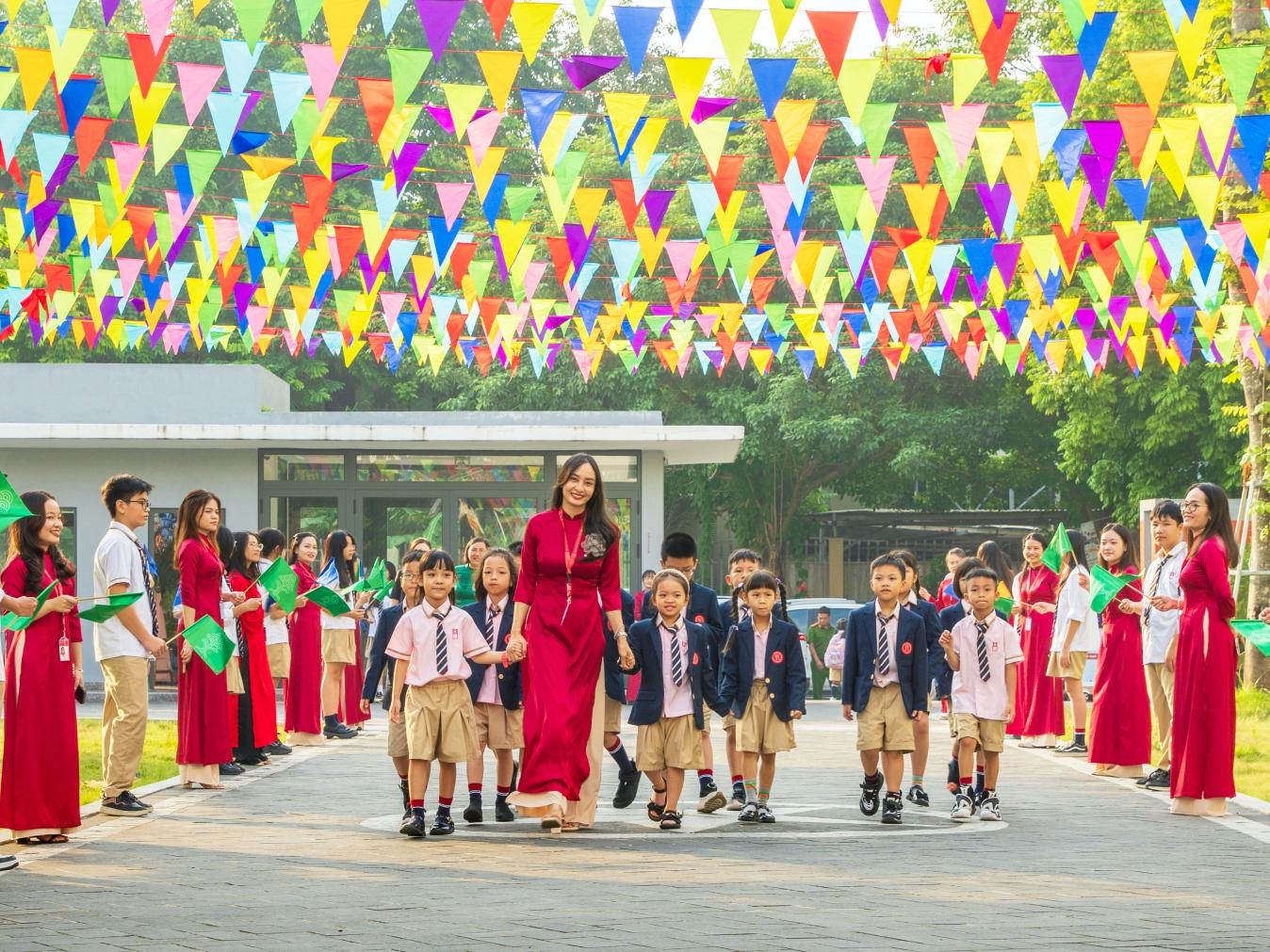 Ngôi sao Hoàng Mai thông báo đăng ký tuyển sinh lớp 1 năm học 2025 - 2026